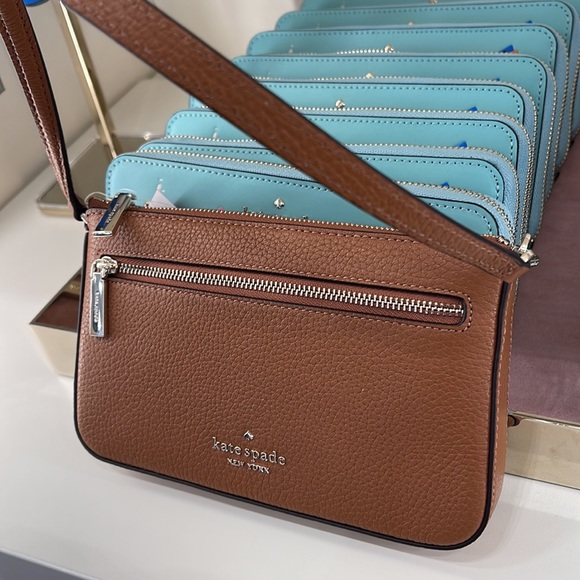 Kate Spade Leila Pebble Leather Convertible Wristlet Wallet Clutch
Warm Gngrbrd - Picture 2 of 16